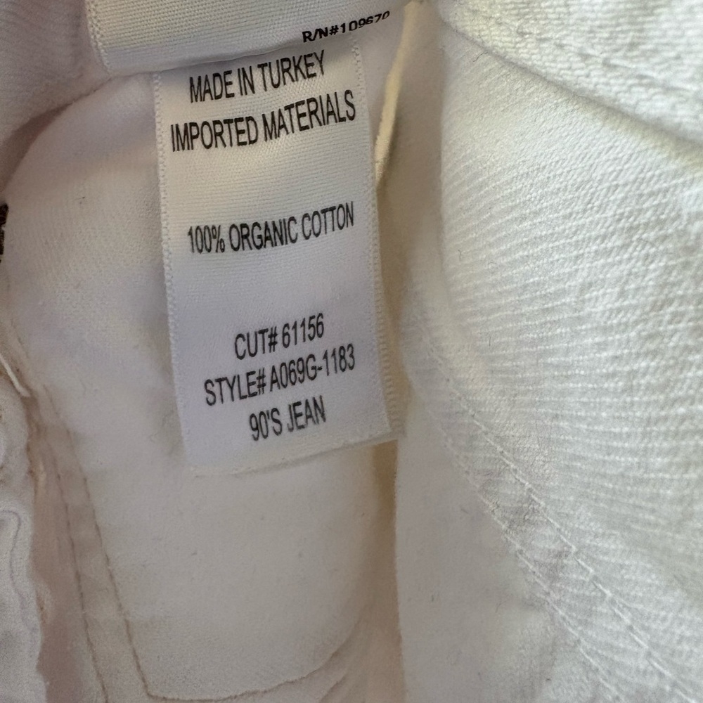 Agolde 90s Distressed White Crop Jeans​ - Picture 10 of 15